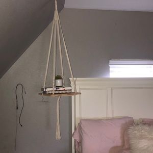 Hanging shelf decor
